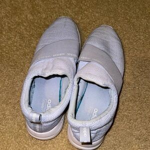 Adidas slip on tennis shoes